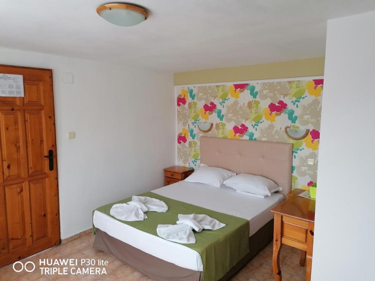 Family Hotel Sofi Sosopol Exterior foto