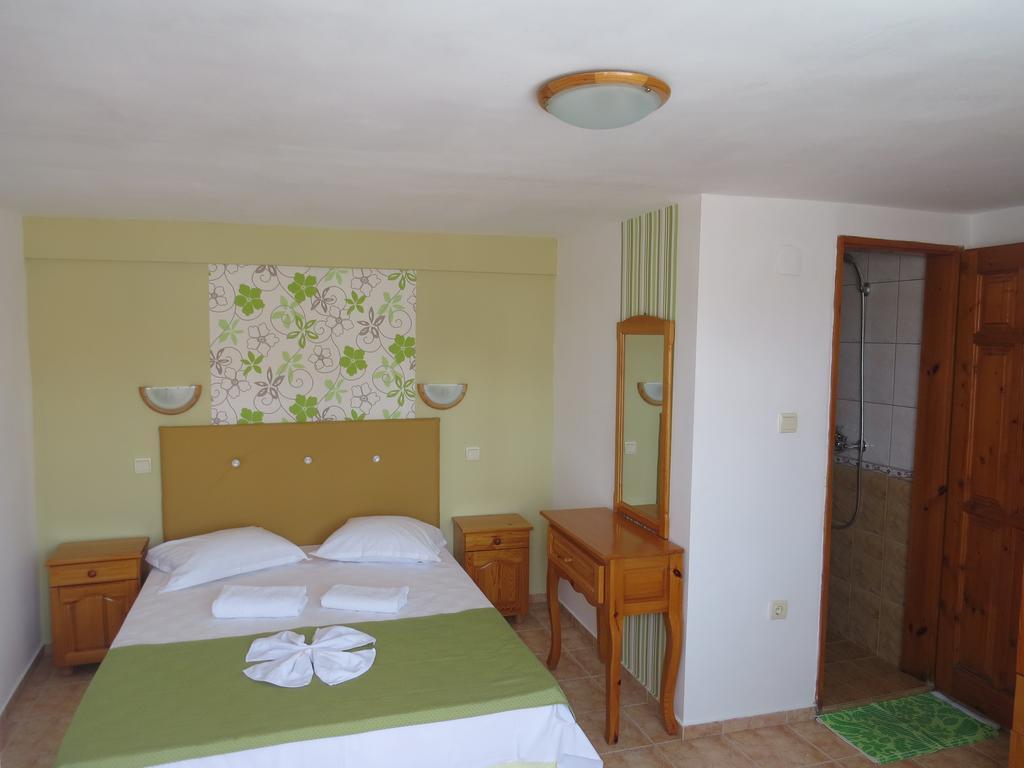 Family Hotel Sofi Sosopol Zimmer foto