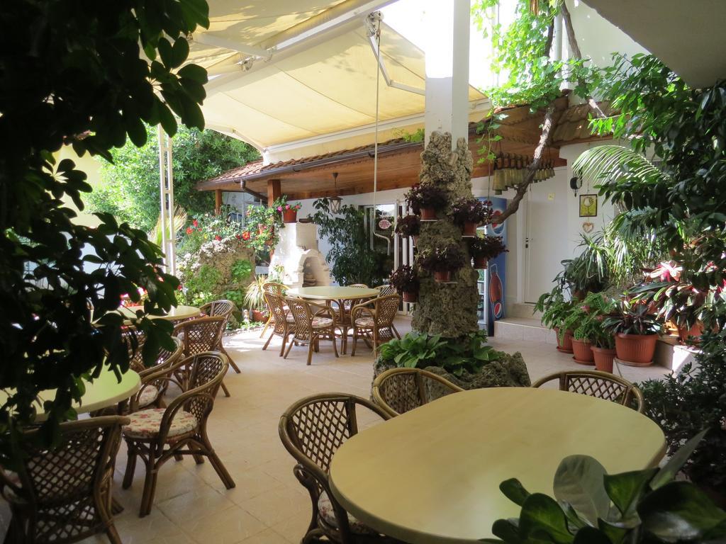 Family Hotel Sofi Sosopol Exterior foto