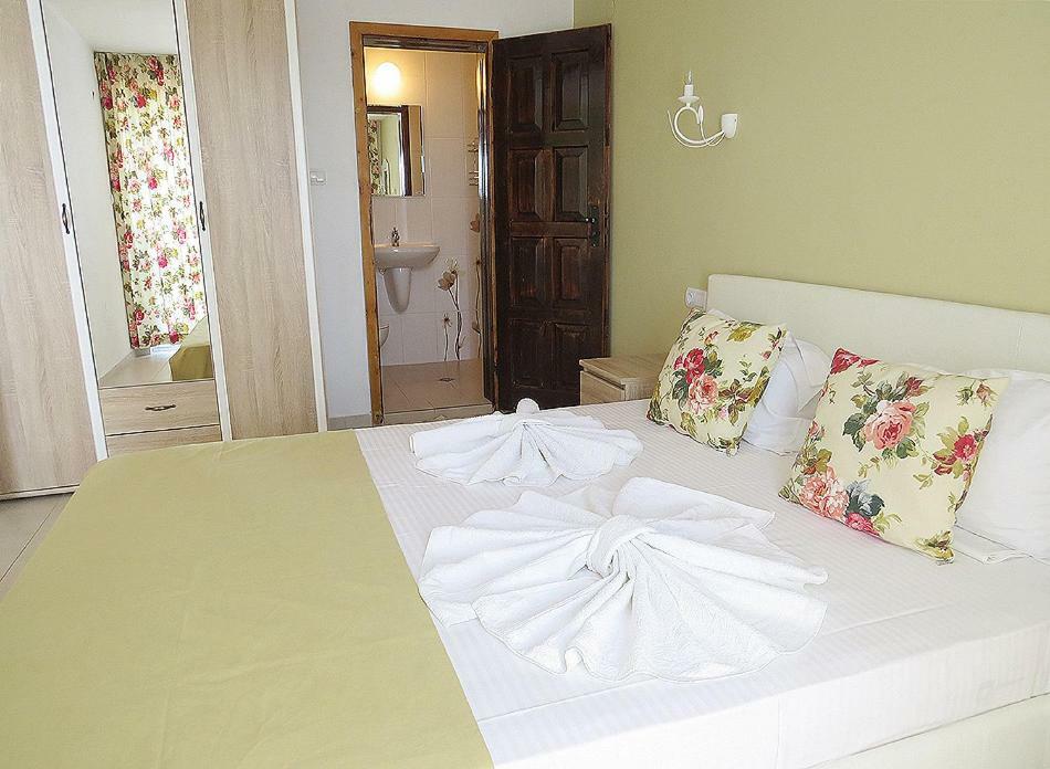 Family Hotel Sofi Sosopol Exterior foto