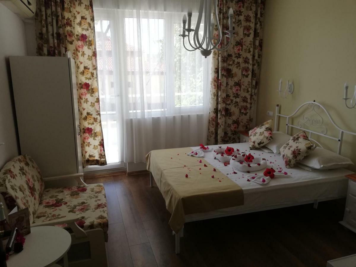 Family Hotel Sofi Sosopol Exterior foto