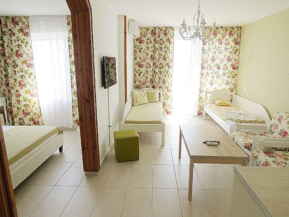 Family Hotel Sofi Sosopol Exterior foto